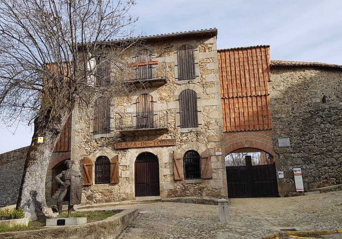 Imagen de la fachada principal de La Ancianita de Béjar.